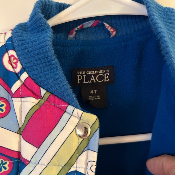 The Children’s Place colorful puffer vest. Sz 4T - Picture 2 of 7